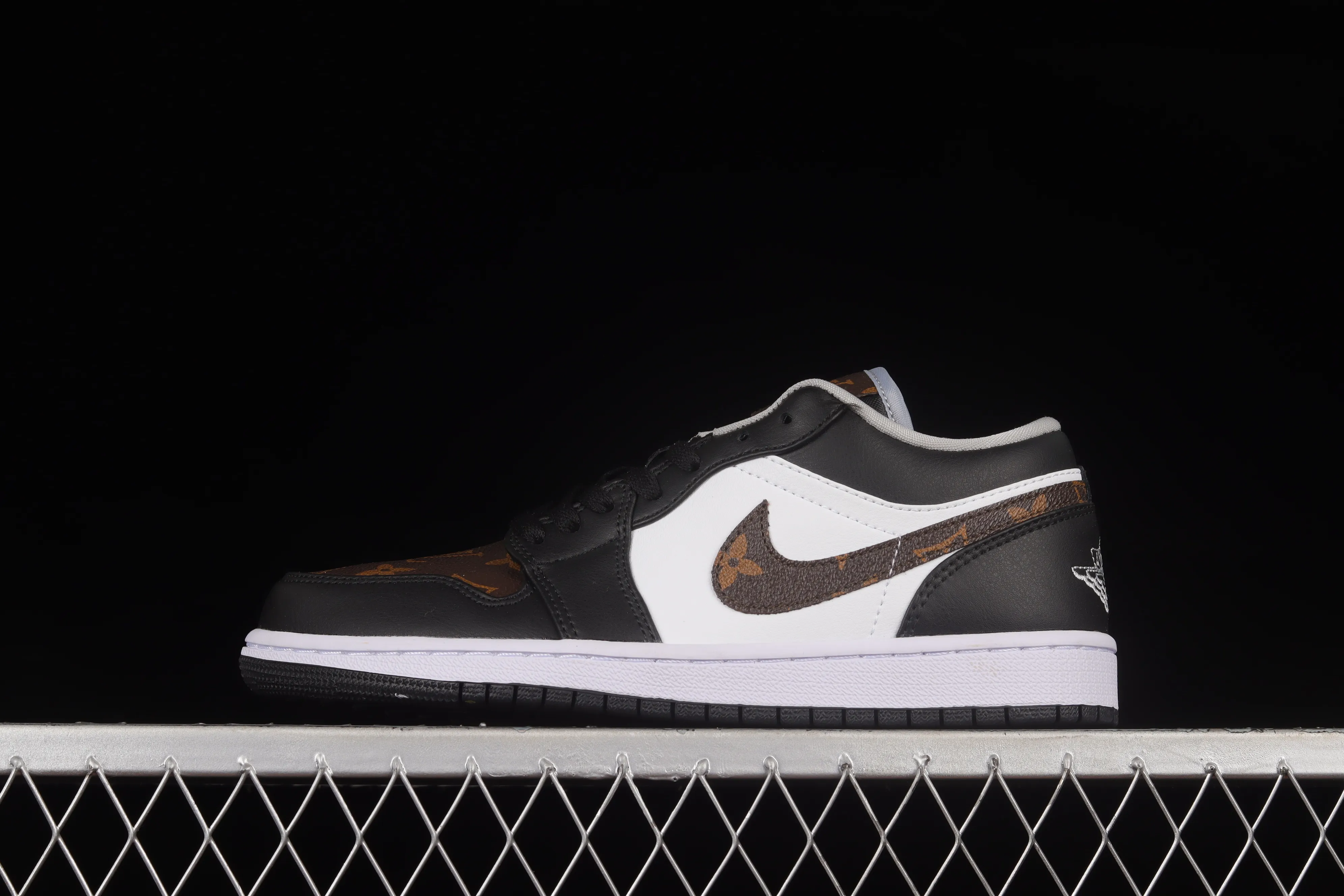 All categories Air Jordan Jordan series basketball shoes Air Jordan 1 Low Donkey brand x Air Jordan 1 AJ1 Joe 1 customized version low-top retro culture basketball shoes 553558-039